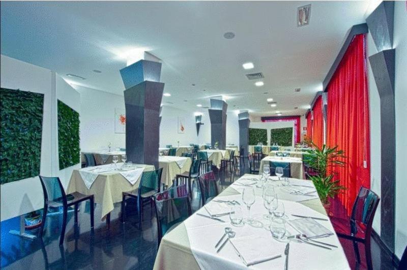 Eden Hotel Сан Салво Екстериор снимка